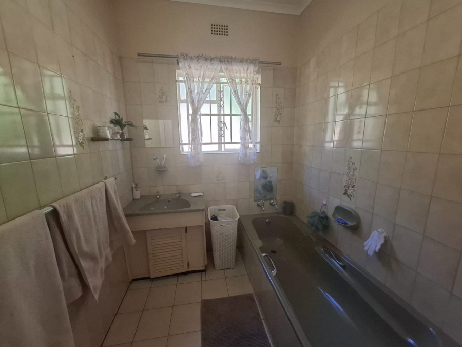 4 Bedroom Property for Sale in Safari Gardens North West